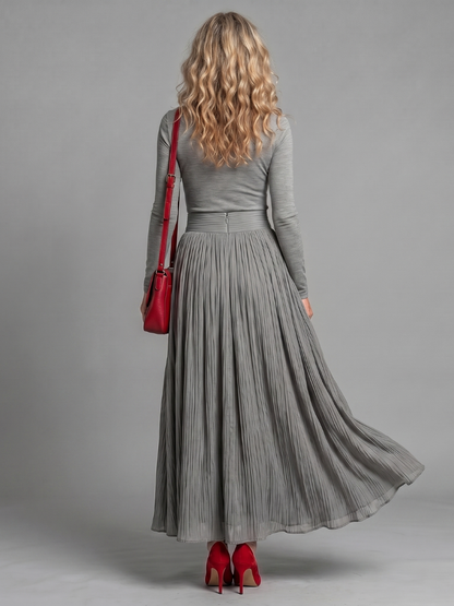 Gertrude | Kleid mit Rollkragen und Plisseerock