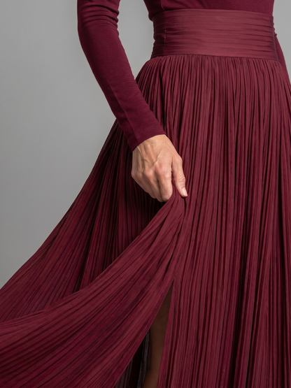 Gertrude | Kleid mit Rollkragen und Plisseerock