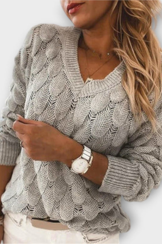 Agnes | Grauer Zopfmusterpullover mit V-Ausschnitt