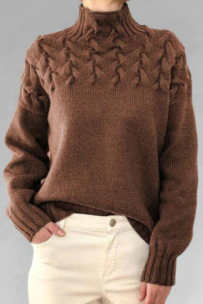 Alma | Brauner Rollkragenpullover mit Zopfmuster