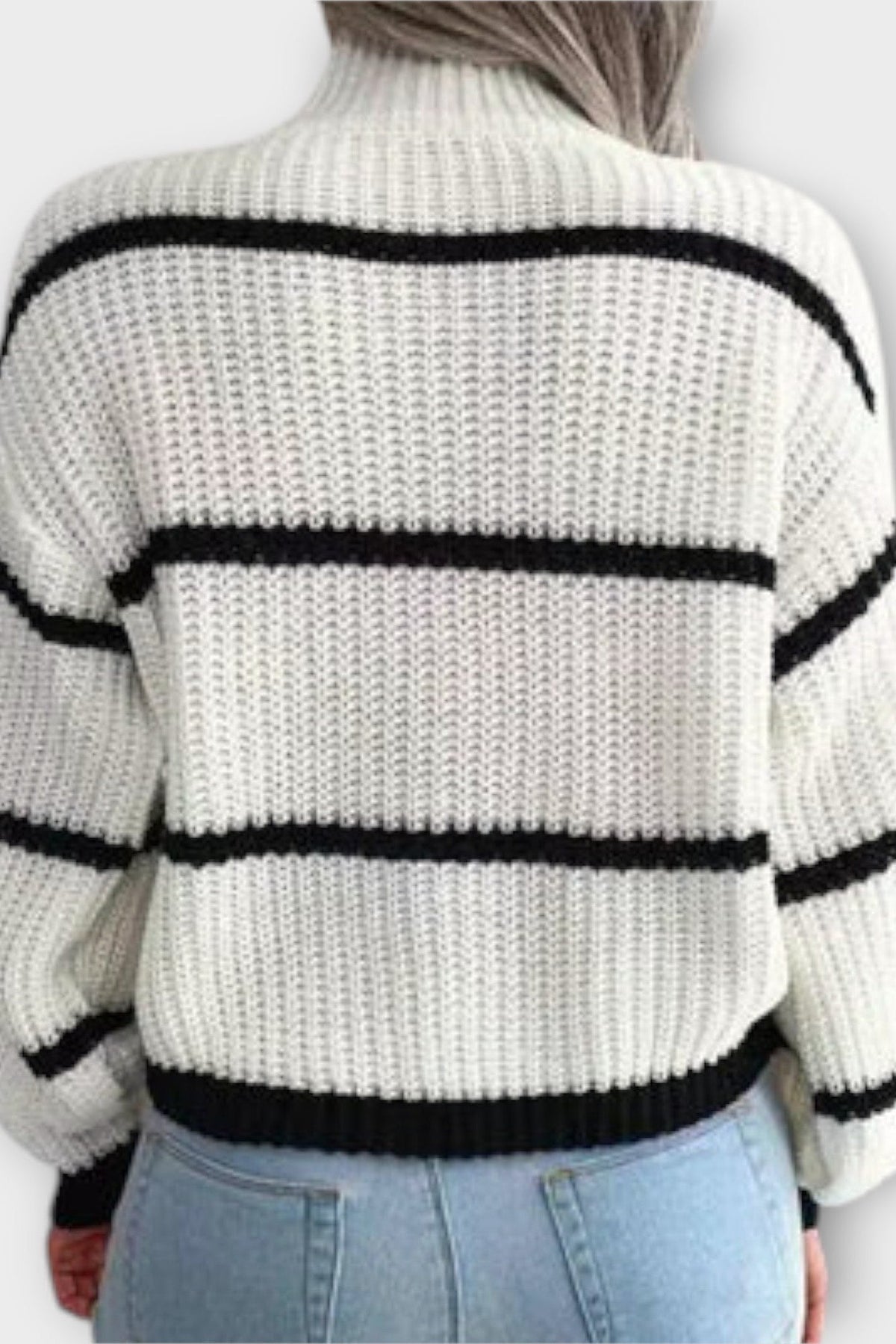 Alma | Olivgrüner gestreifter Strickpullover
