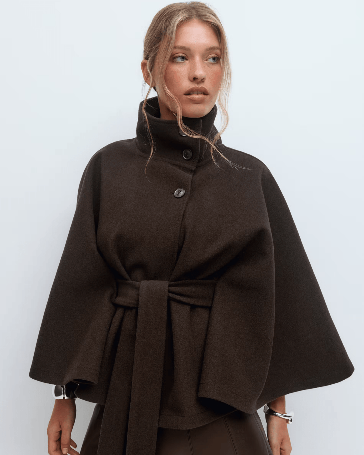 Amelia | Camelfarbener Cape-Mantel mit Gürtel