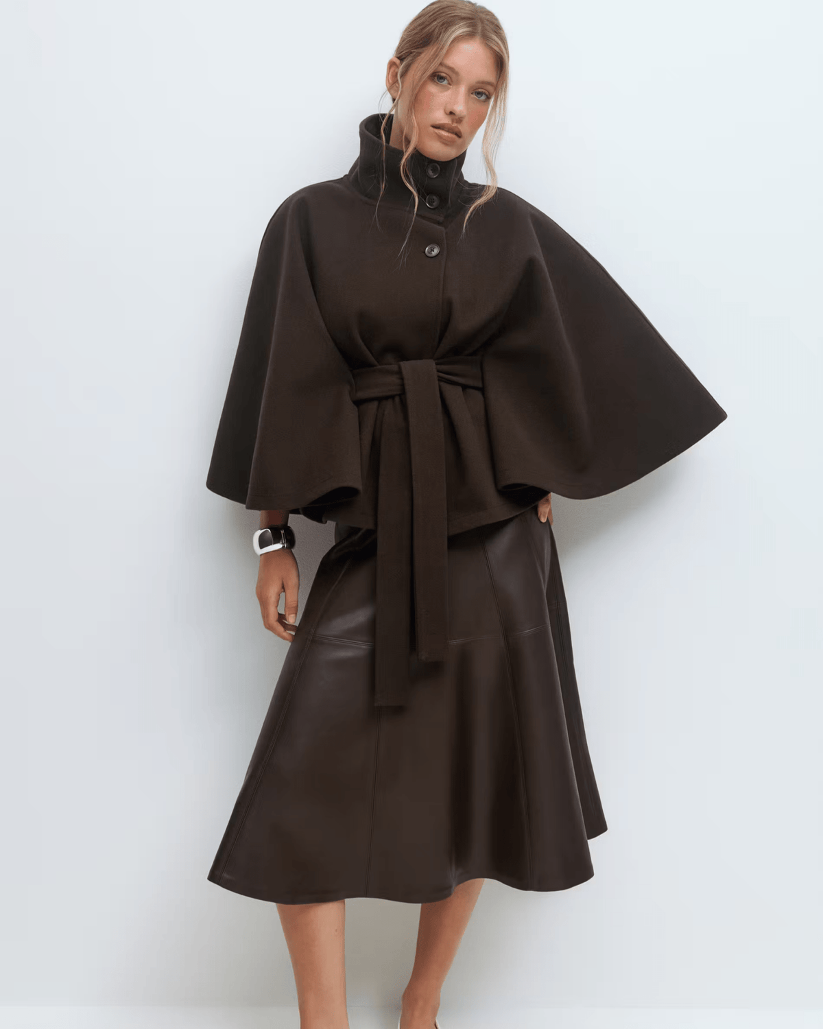 Amelia | Camelfarbener Cape-Mantel mit Gürtel