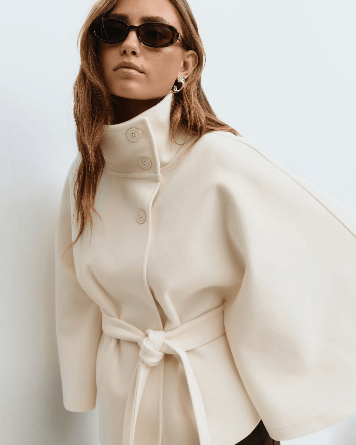 Amelia | Camelfarbener Cape-Mantel mit Gürtel