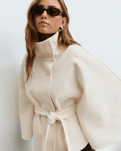 Amelia | Camelfarbener Cape-Mantel mit Gürtel