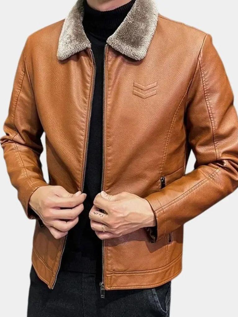 August | Schwarze Jacke mit Teddykragen