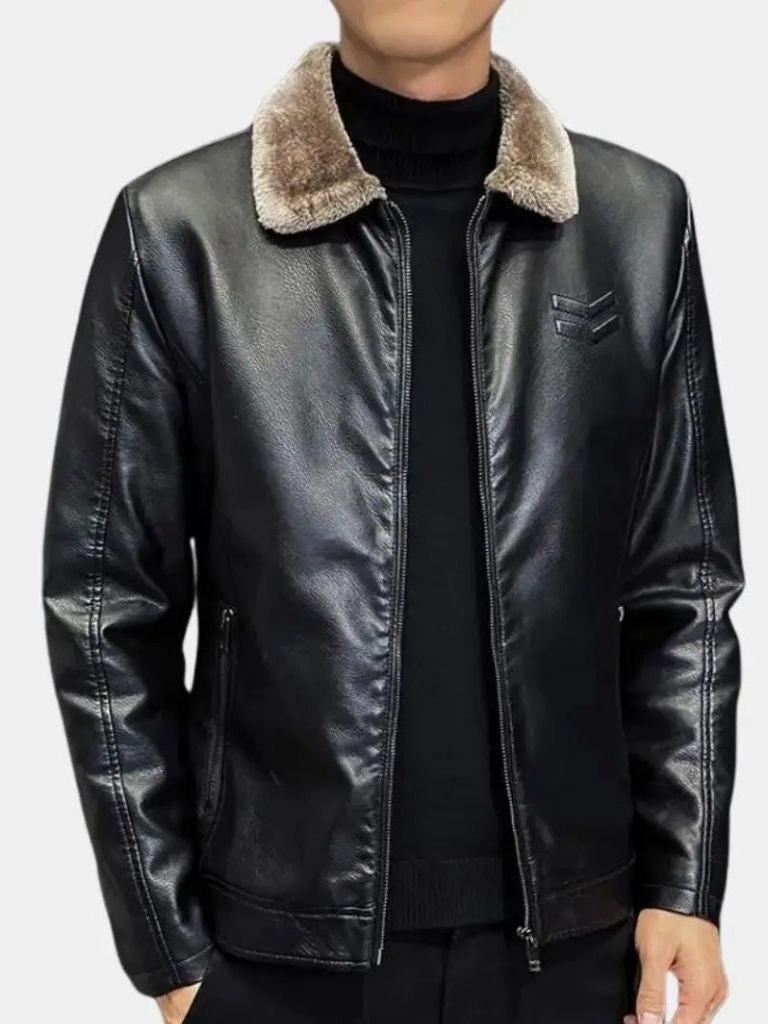 August | Schwarze Jacke mit Teddykragen