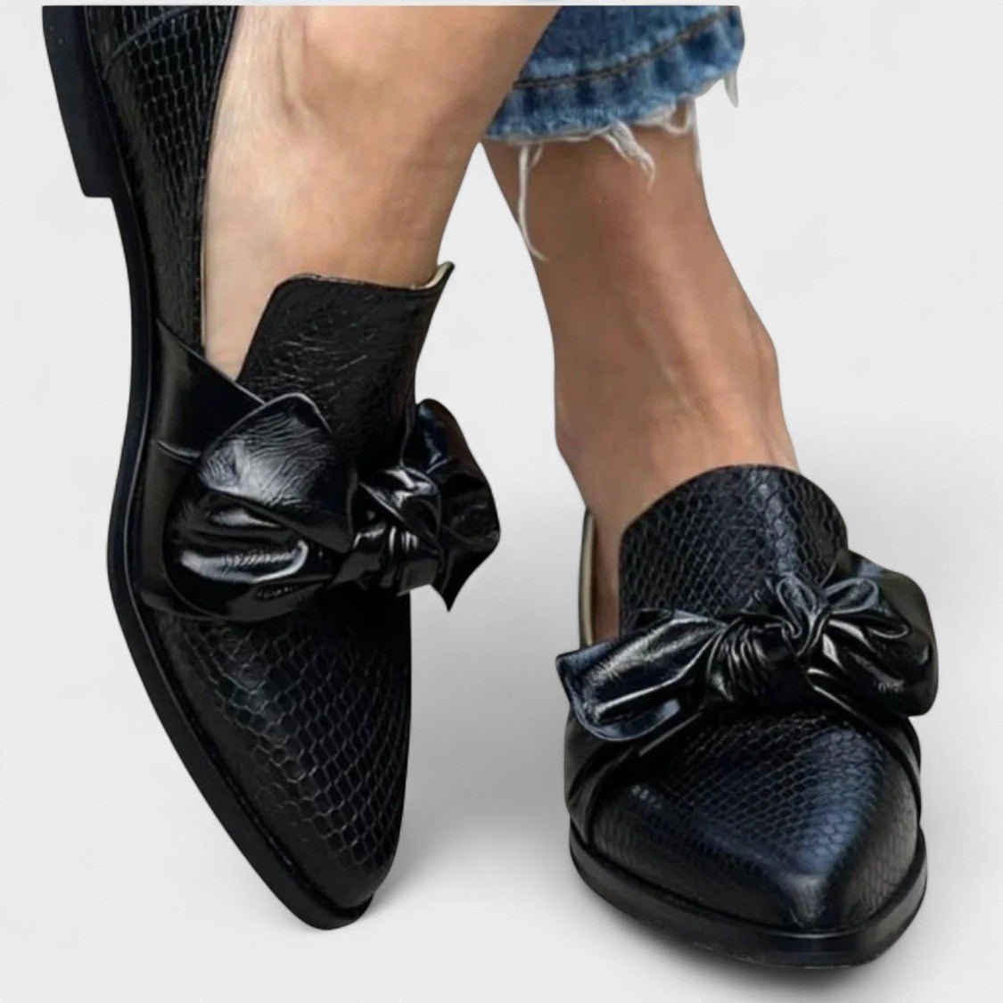 Annette | Schwarzer Loafer mit Schleife