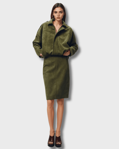 Anna | Olivgrüne Jacke in Velourslederoptik