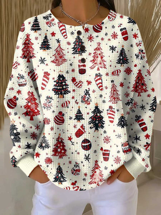 Imke | Weihnachtspullover in Weiß mit Tannen und Kugeln