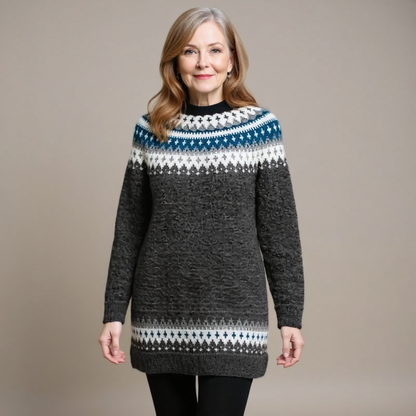 Adelheid | Langer Strickpullover mit Fair-Isle-Muster in Anthrazit und Blau