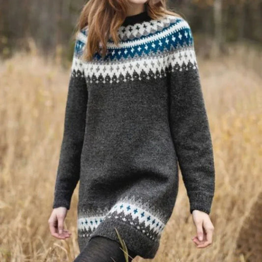 Adelheid | Langer Strickpullover mit Fair-Isle-Muster in Anthrazit und Blau
