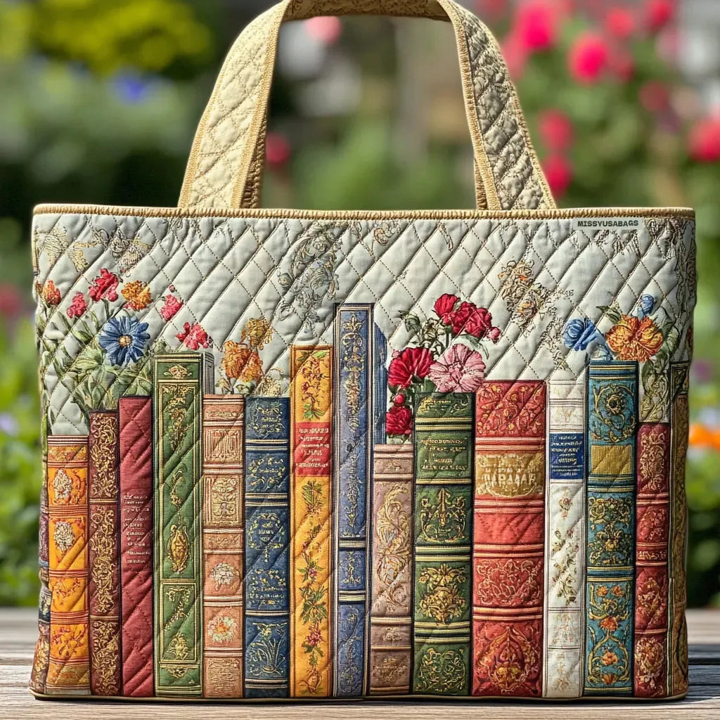 Christiane | Gesteppte Tragetasche mit Motiv Verzauberte Bibliothek