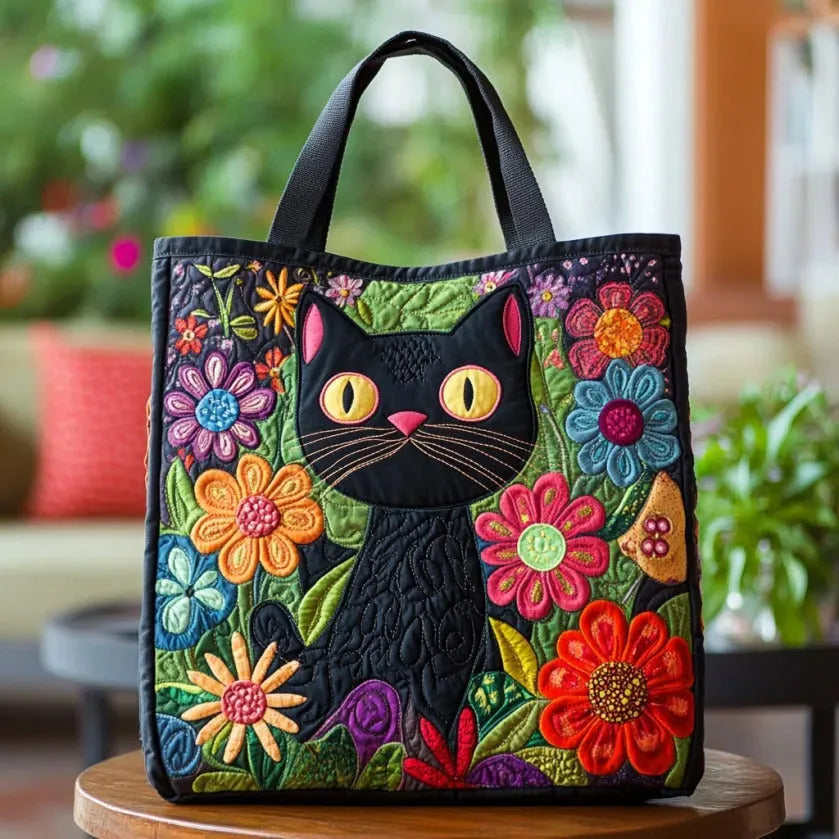 Babette | Gesteppte Tragetasche mit Motiv Verzauberte Schwarze Katze