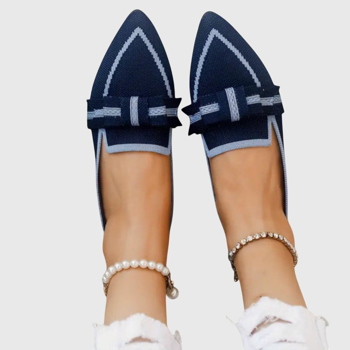 Beate | Schwarzer spitzer Loafer mit Zierspange