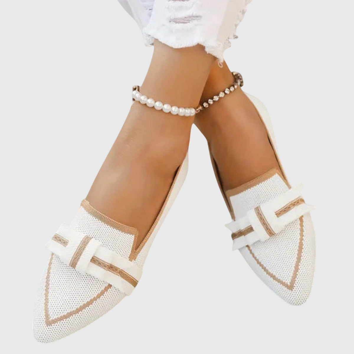 Beate | Schwarzer spitzer Loafer mit Zierspange
