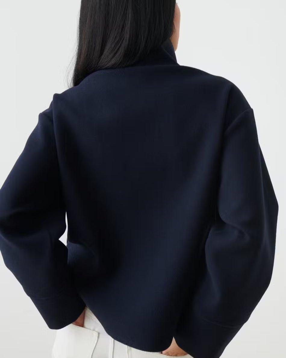 Camilla | Jacke mit hohem Kragen und Knöpfen