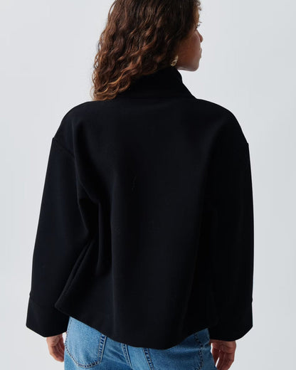 Camilla | Jacke mit hohem Kragen und Knöpfen