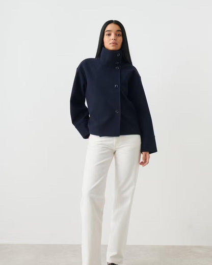 Camilla | Jacke mit hohem Kragen und Knöpfen