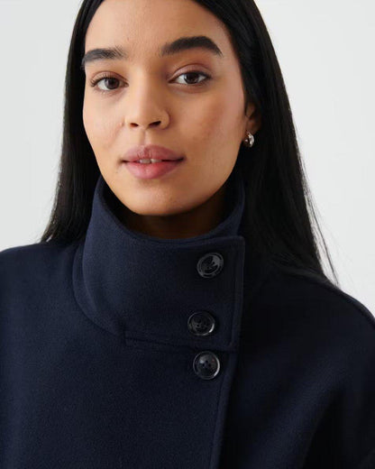 Camilla | Jacke mit hohem Kragen und Knöpfen