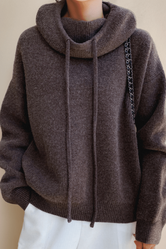 Carla | Strickpullover mit Kapuze in Olivgrün