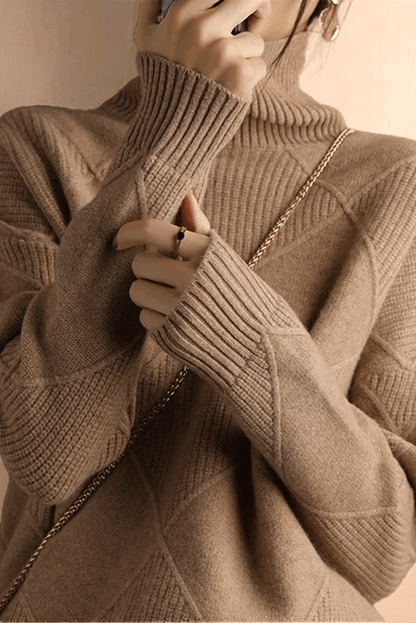 Ciara | Rollkragenpullover in Himbeerrot