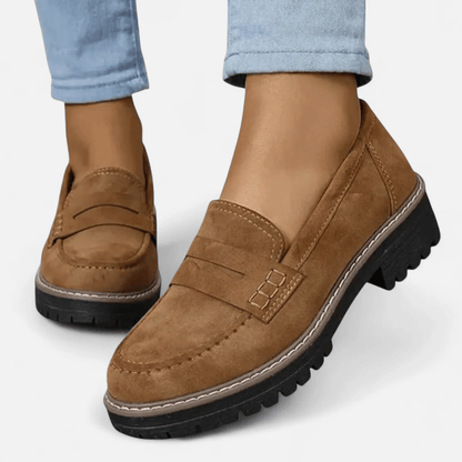 Diana | Schwarzer Loafer mit Profilsohle