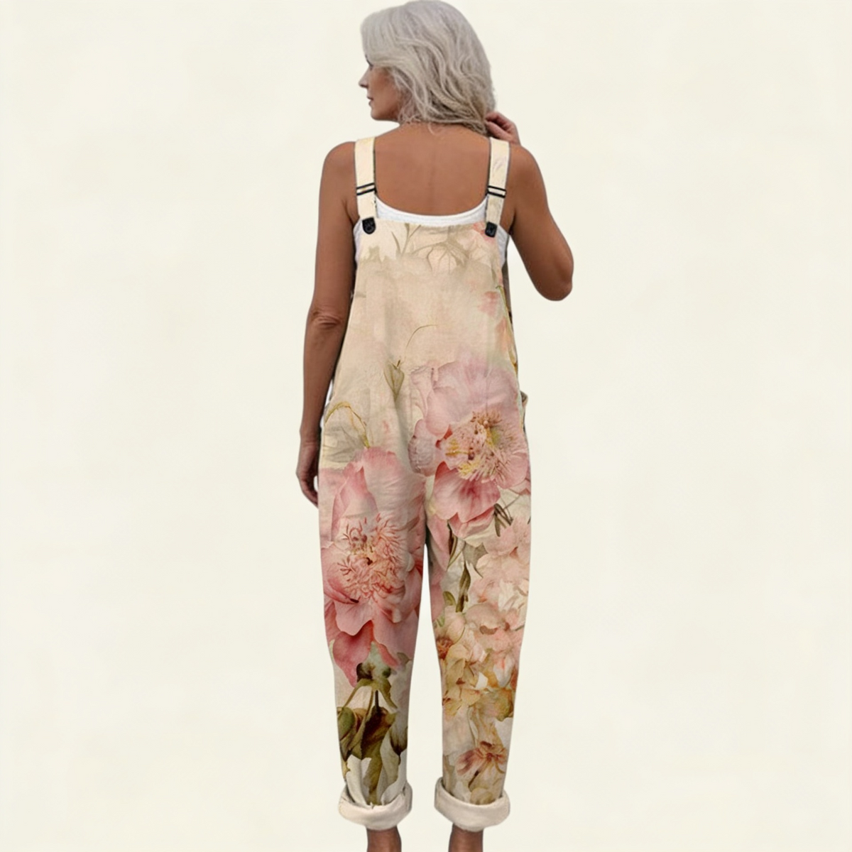 Dagmar | Latzhose mit großen Blüten in Pastell