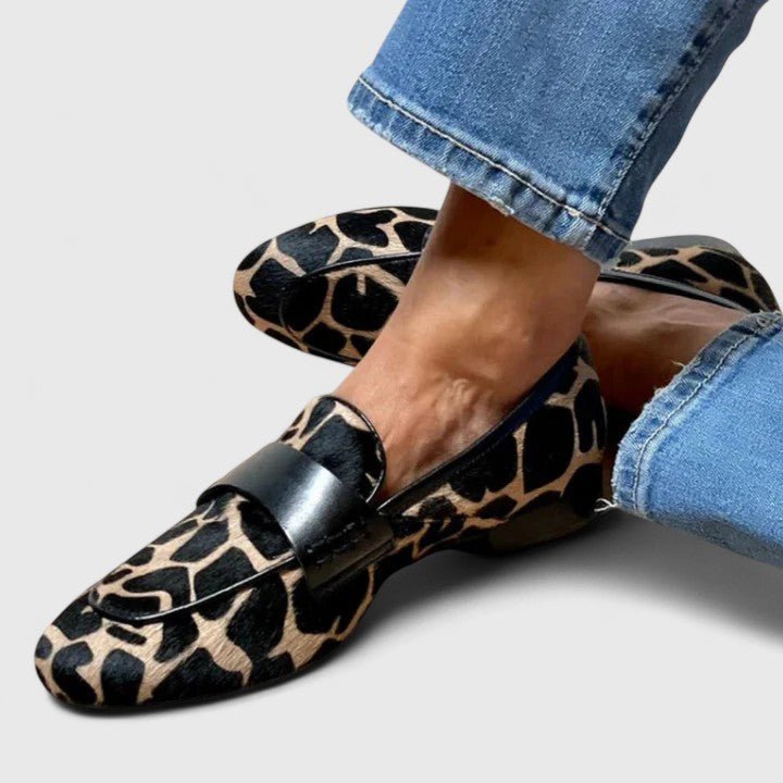Ellen | Loafer mit Animalprint und Zierspange