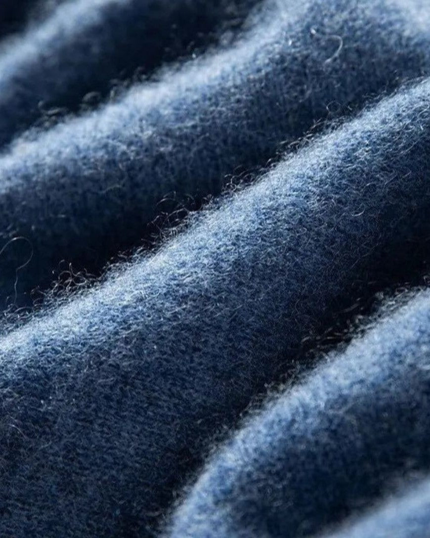 Edmund | Blauer Pullover mit V-Ausschnitt