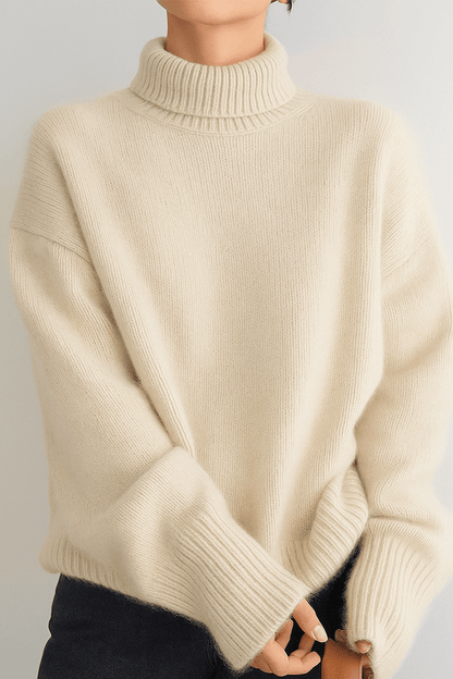 Emma | Oversize-Rollkragenpullover in Elfenbein