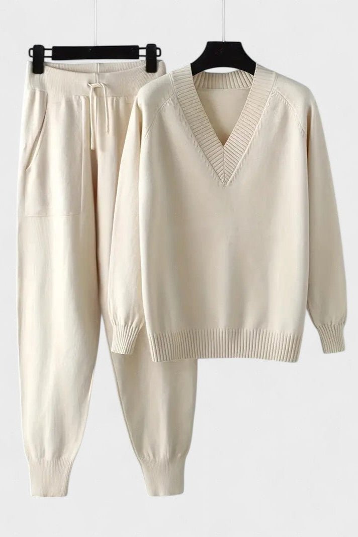 Pippa | V-Ausschnitt-Strickpullover & Hose Set