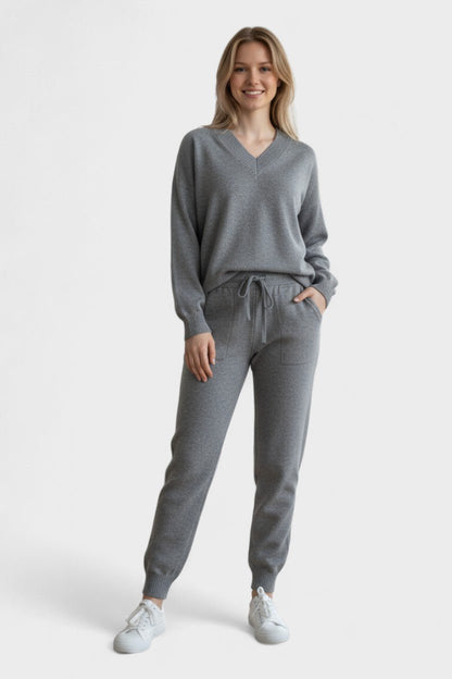 Pippa | V-Ausschnitt-Strickpullover & Hose Set
