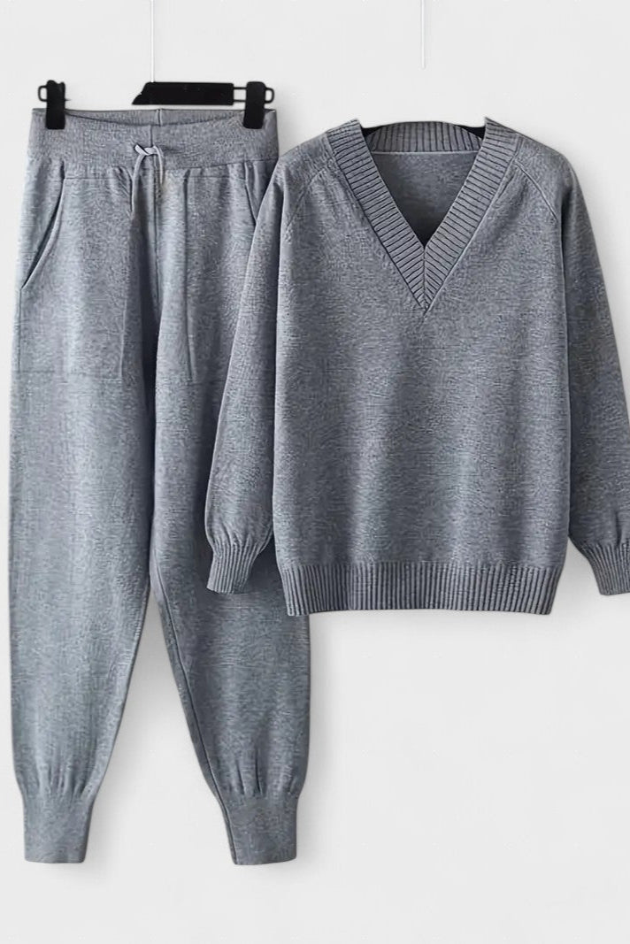 Pippa | V-Ausschnitt-Strickpullover & Hose Set