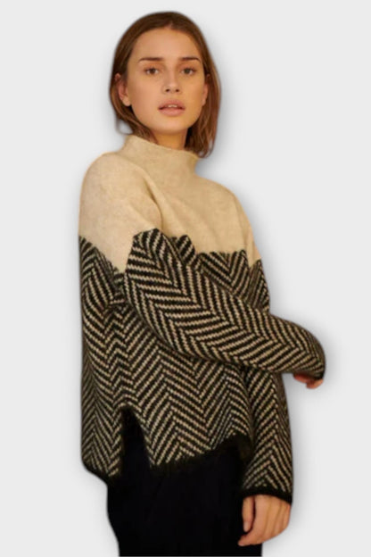 Freya | Camel-Pullover mit Fischgrätmuster