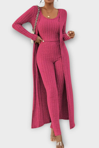 Freda | Gerippter Jumpsuit mit langer Strickjacke