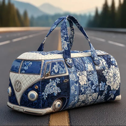 Berta-Luise | Gesteppte Reisetasche mit Motiv Campingbus in Indigo