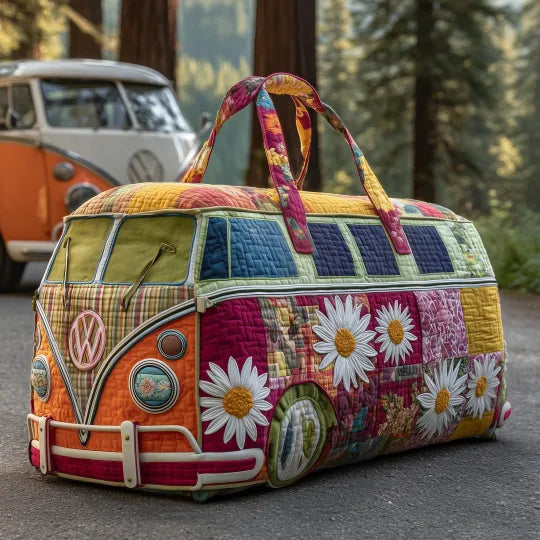 Elsa-Marie | Gesteppte Reisetasche mit Motiv Campingbus mit Gänseblümchen
