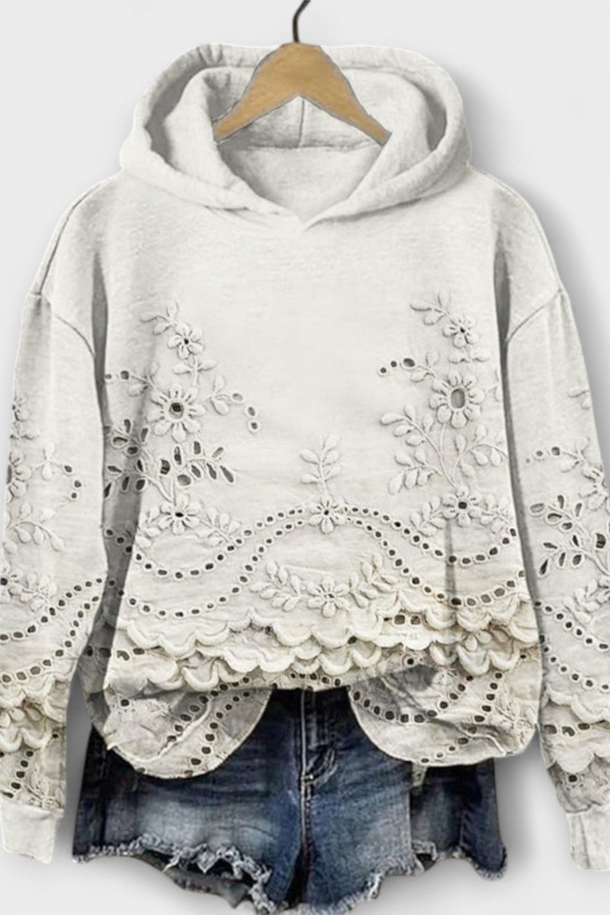 Gisela-Marie | Fliederfarbener Kapuzenpullover mit Stickerei