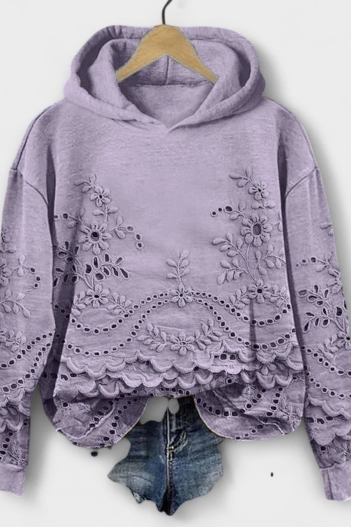 Gisela-Marie | Fliederfarbener Kapuzenpullover mit Stickerei