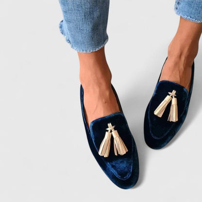 Helga | Dunkelblauer Samt-Loafer mit Quasten