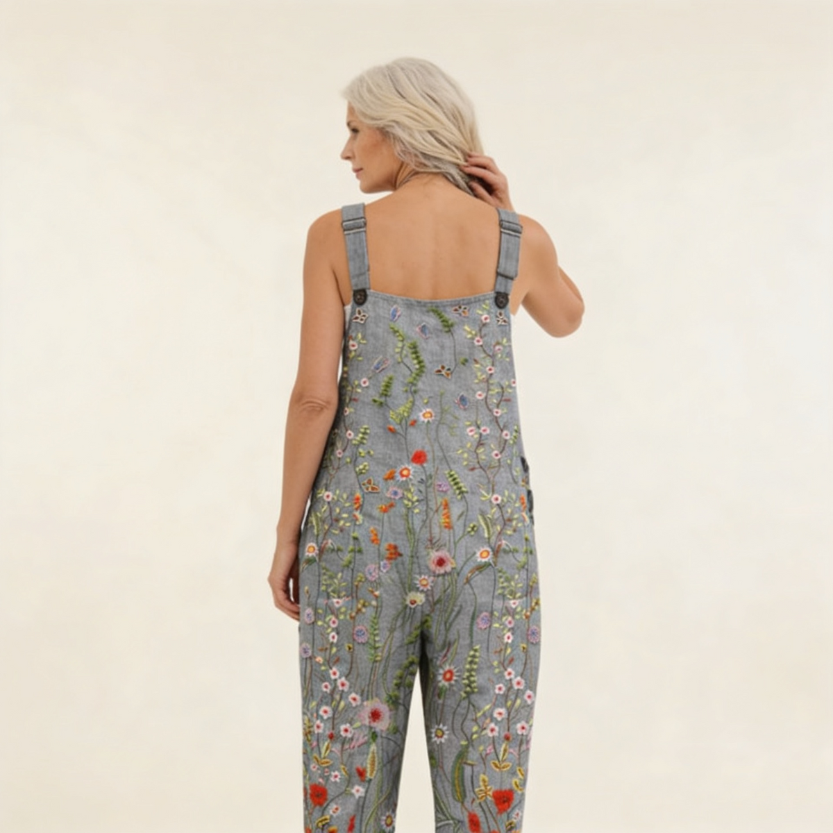 Cornelia | Latzhose in Graublau mit Wiesenblumen