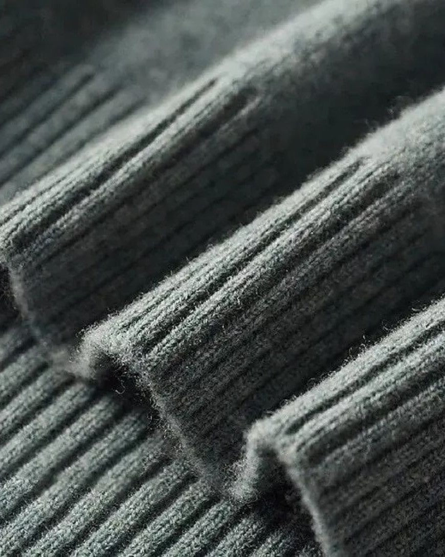 Helmut | Salbeigrüner Rollkragenpullover