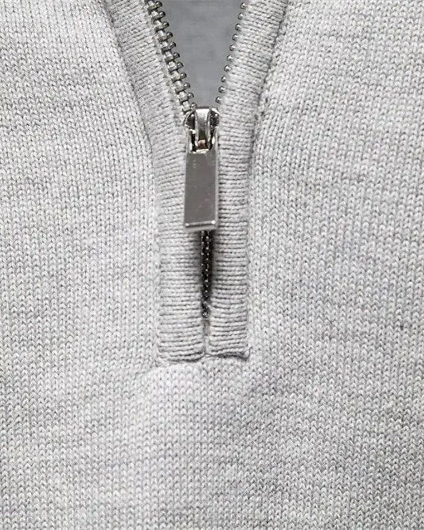 Jan | Hellgrauer Troyer-Pullover
