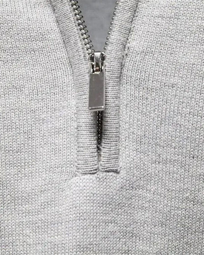 Jan | Hellgrauer Troyer-Pullover