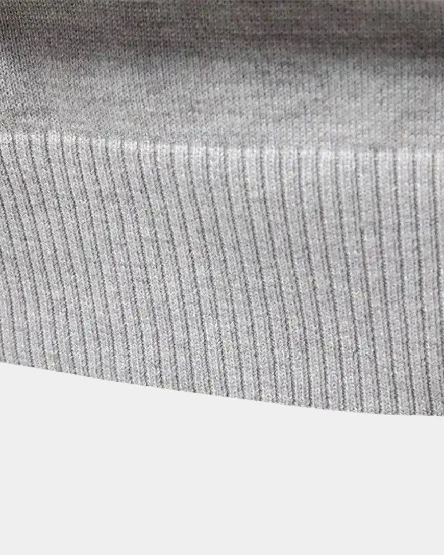 Jan | Hellgrauer Troyer-Pullover