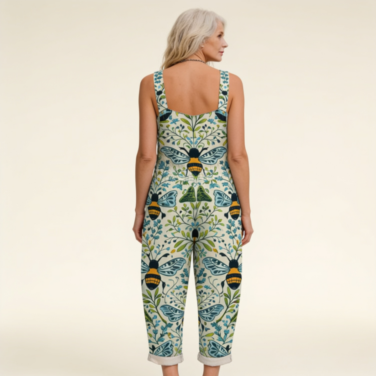 Sigrid | Latzhose mit botanischem Bienenmotiv