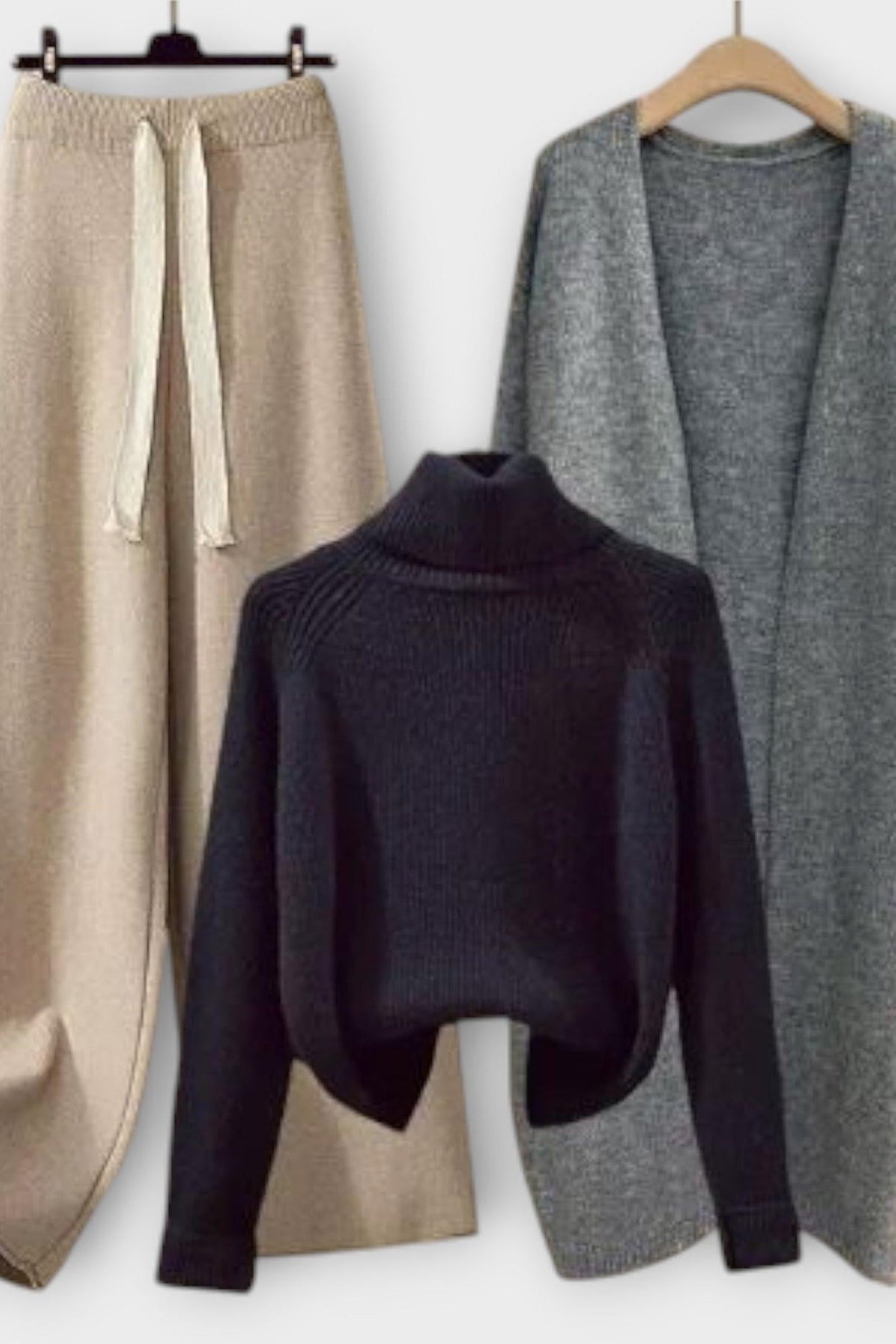Joanne | Rollkragenpullover, Strickjacke & Hose Set