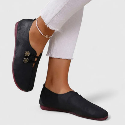 Klara | Beigefarbener Loafer mit Zierknoten