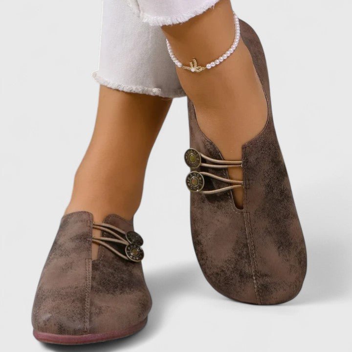 Klara | Beigefarbener Loafer mit Zierknoten